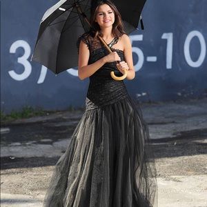 COPY - Beautiful tulle BCBG Max Azria one sleeve gown